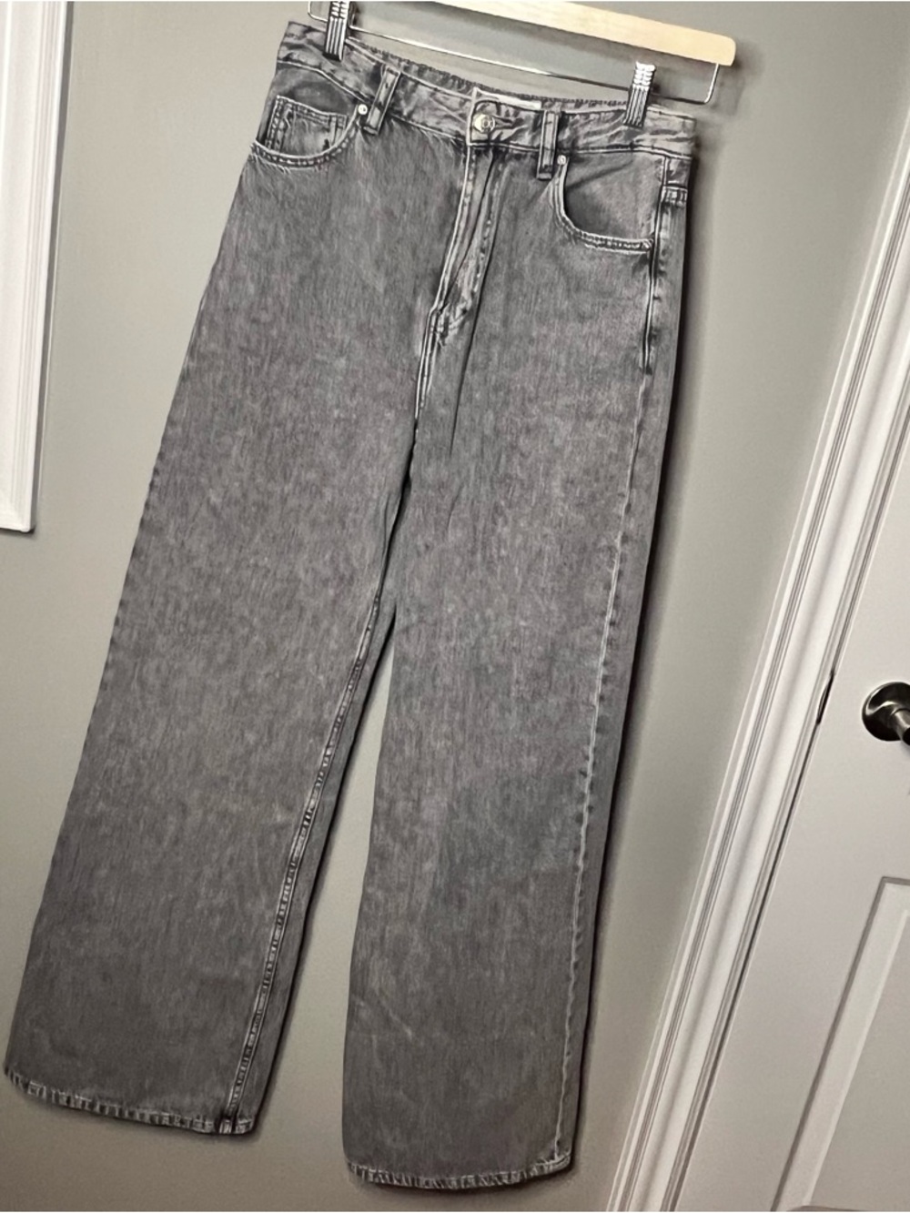 Bershka Men's Gray Relaxed Straight Jeans